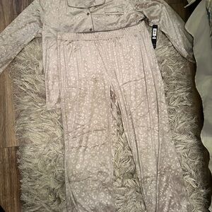 Nicole Miller Nude/ Tan Textured Pajama Set